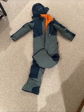 Columbia snowsuit in Navy and Bright Orange